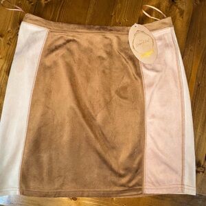 NWT Faux Suede Mini Skirt – Taupe/Cream